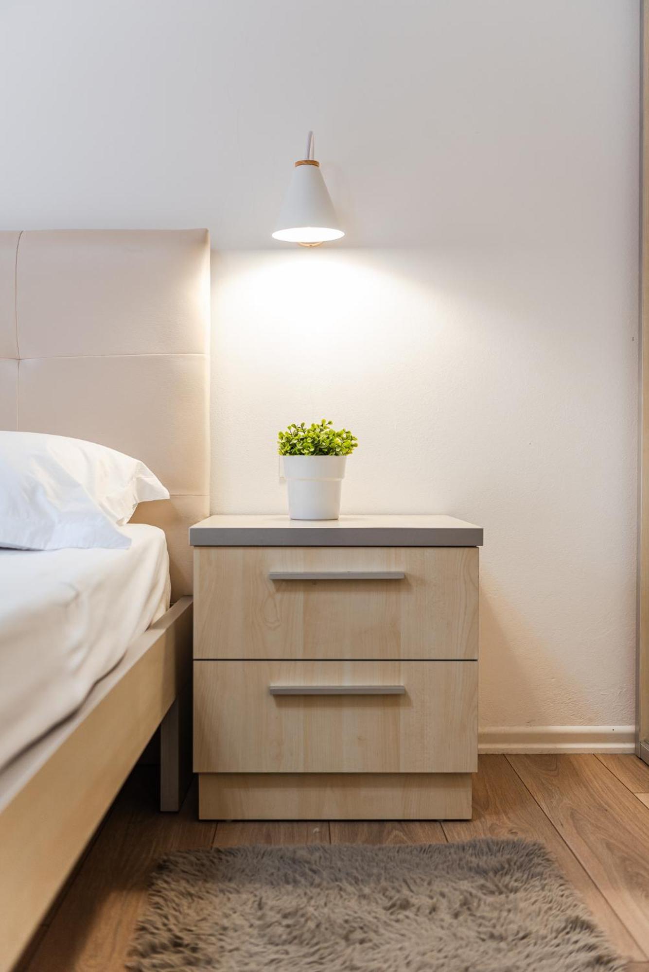 Noir Apartment By Kondo Stays Tiranë Ngoại thất bức ảnh