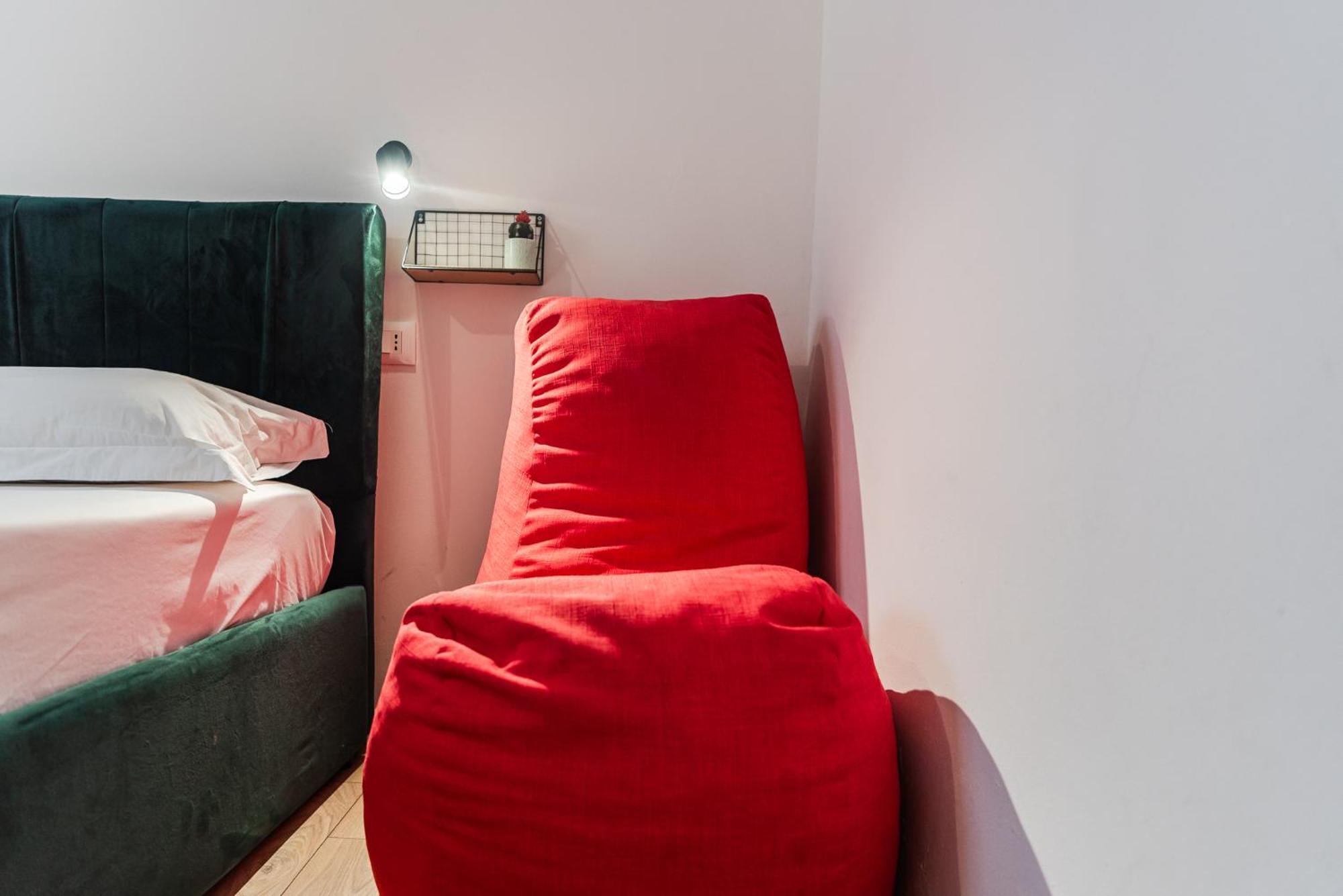 Noir Apartment By Kondo Stays Tiranë Ngoại thất bức ảnh