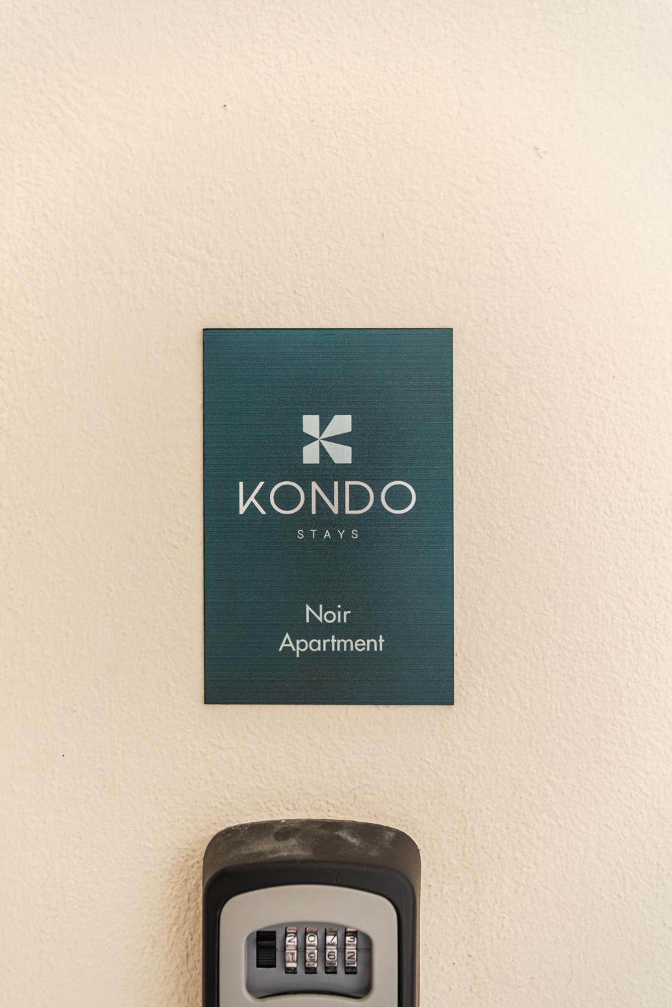 Noir Apartment By Kondo Stays Tiranë Ngoại thất bức ảnh