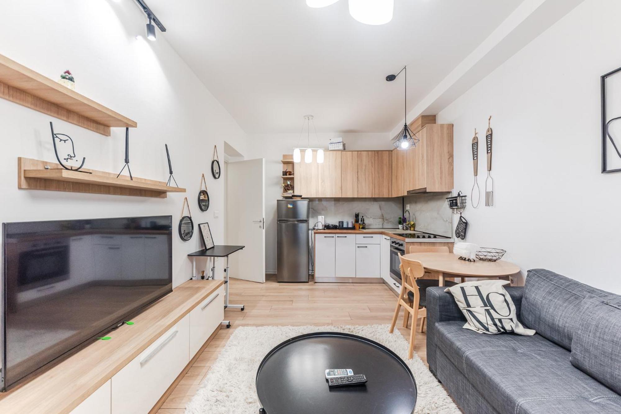 Noir Apartment By Kondo Stays Tiranë Ngoại thất bức ảnh