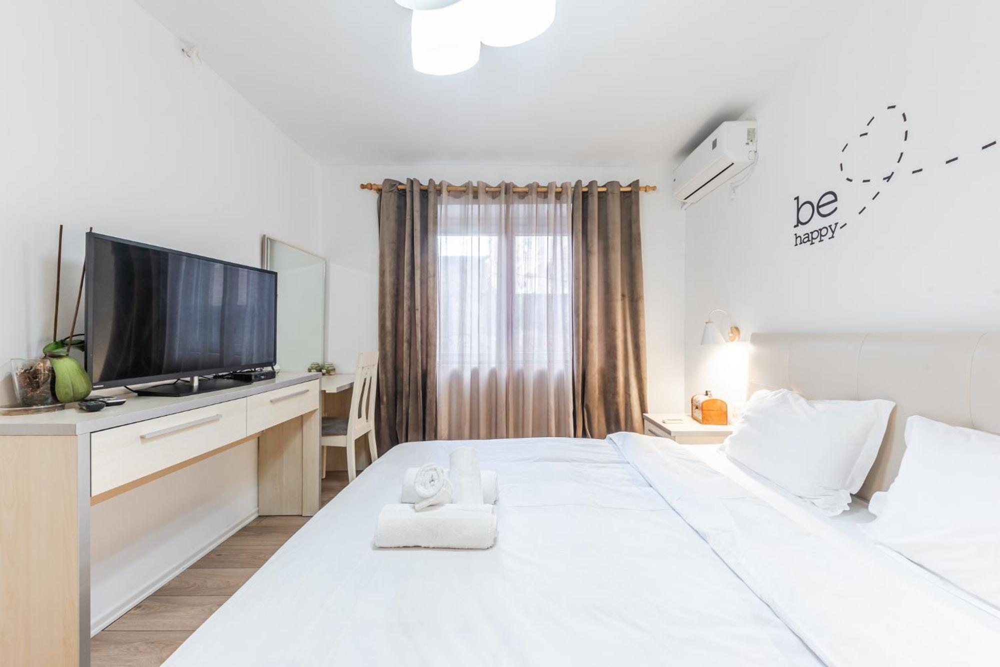 Noir Apartment By Kondo Stays Tiranë Ngoại thất bức ảnh