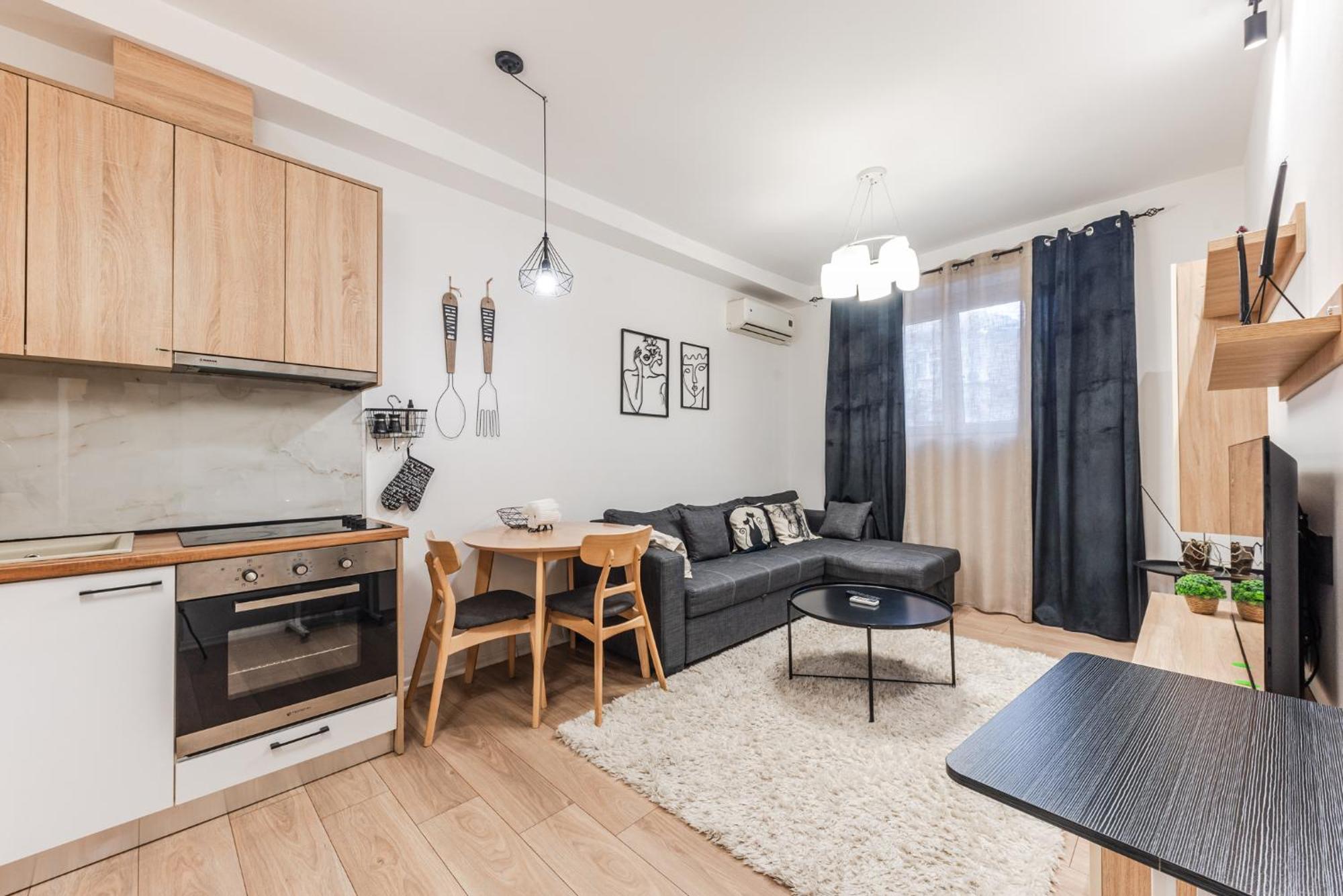Noir Apartment By Kondo Stays Tiranë Ngoại thất bức ảnh