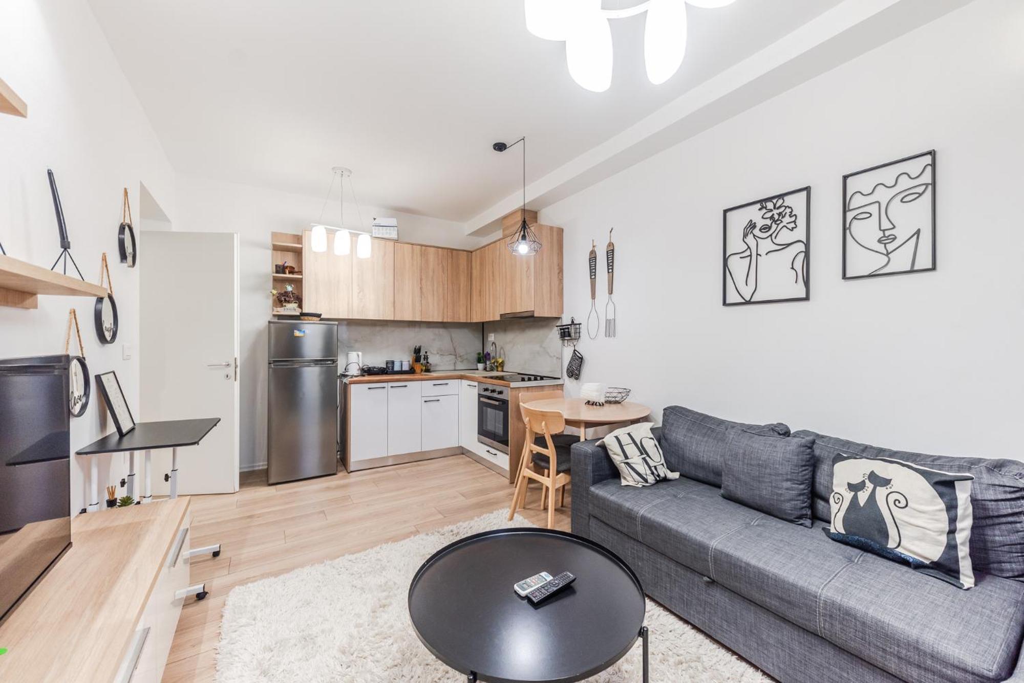 Noir Apartment By Kondo Stays Tiranë Ngoại thất bức ảnh