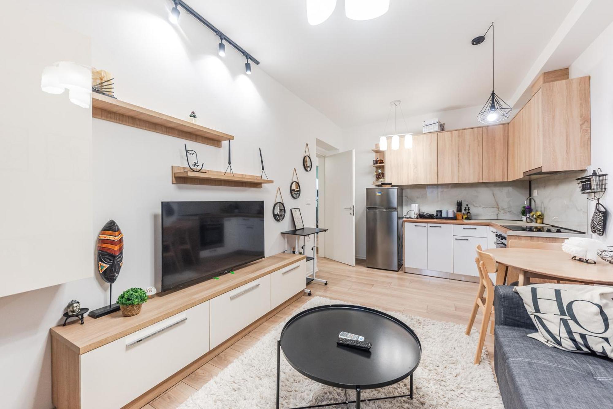 Noir Apartment By Kondo Stays Tiranë Ngoại thất bức ảnh